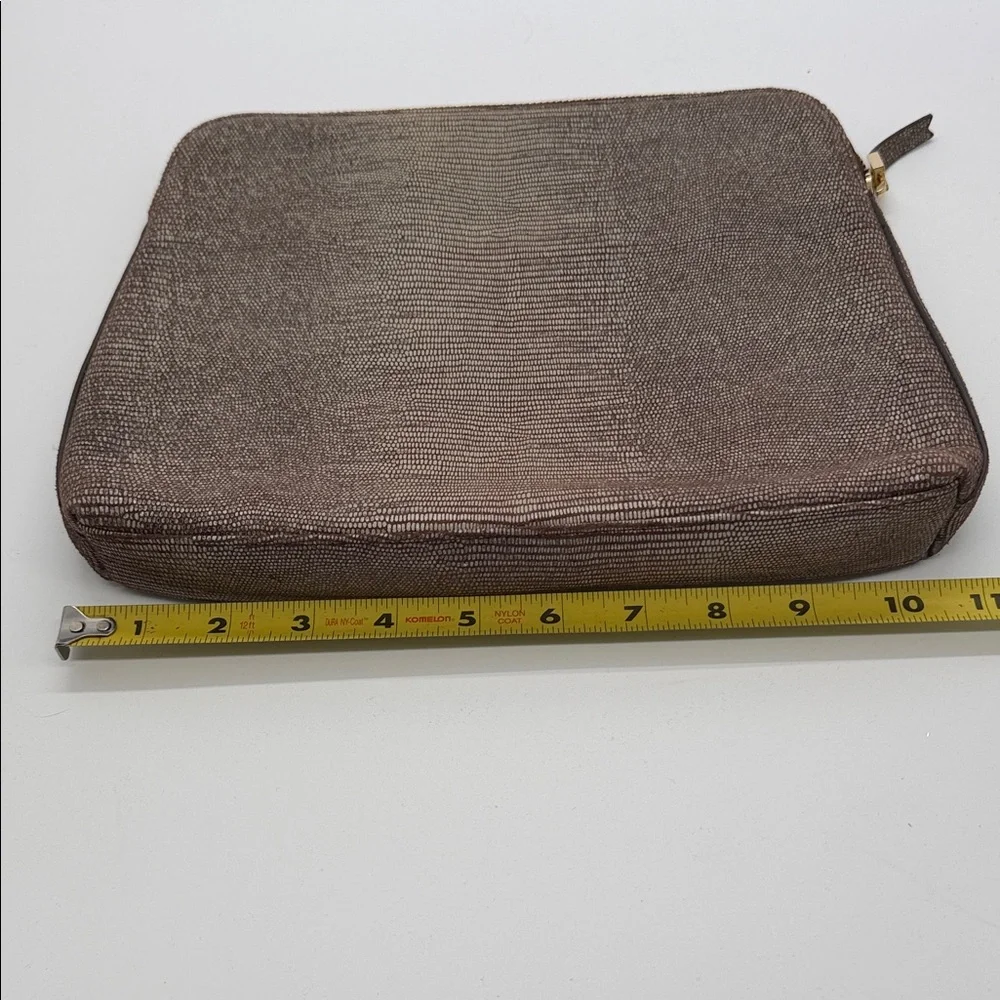 India Hicks‎ Inside Clutch Island Gecko  NWOT